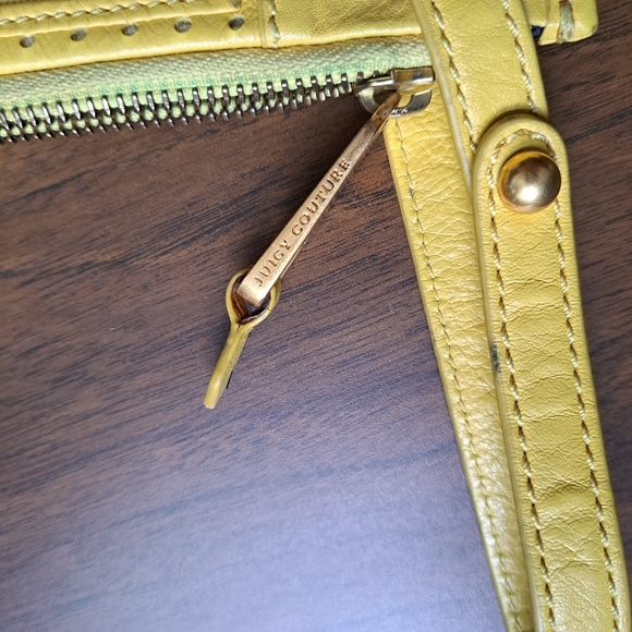 Juicy Couture wristlet - Picture 3 of 6